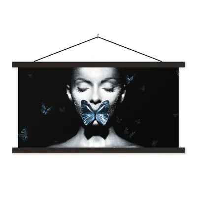 Produktbild von MuchoWow® Textilposter Frau - Luxus - Schmetterling 60x30 cm mit schwarzem Rahmen - Textilien