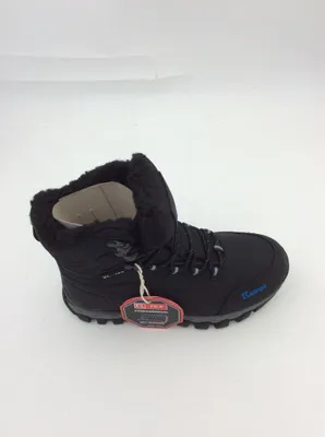 Produktbild von Schuh Modell 32 mit zeitlosem Design und vielseitiger Alltagstauglichkeit