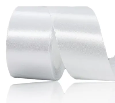 Productafbeelding van Wit cadeauband 50 mm breed, 23 meter satijnen lint voor decoratie en verpakking