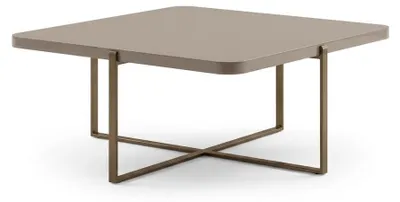 Image de Table basse beige avec structure en métal doré. Élégant meuble pour salon