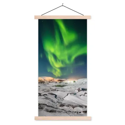 Produktbild von MuchoWow® Textilposter Nordlichter - Berg - Schnee 60x120 cm mit holzfarbenen Rahmen - Holz