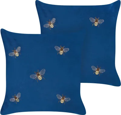 Produktbild von BELIANI Dekokissen 2er Set Blau Samtstoff 45 x 45 cm Quadratisch mit Stickerei Bienenmotiv Reißverschluss Modern Glam Wohnzimmer Schlafzimmer Deko