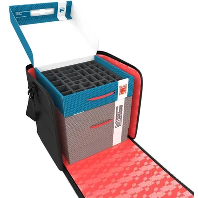 Productafbeelding van ALGEMEEN: Set bestaande uit een tas en opbergboxen voor Blood Rage miniaturen