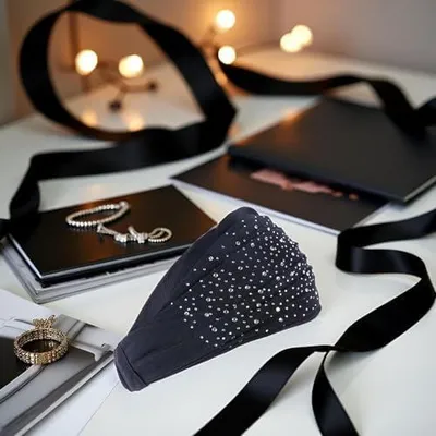 Produktbild von Elastisches Stirnband für Make-up, Yoga und Haarpflege mit Strass, einfarbig und glitzernd, Schwarz
