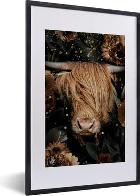 Produktbild von MuchoWow® MuchoWow® Gerahmtes Poster Schottisches Hochlandrind - Tiere - Blumen 40x60 cm - Poster mit zchwarzem Bilderrahmen - Poster in Rahmen