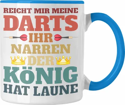 Produktbild von Trendation - Dart Tasse Dartpfeil Reicht Mir Meine Darts Spruch Männer Dart-Spieler Geschenkidee (Blau)