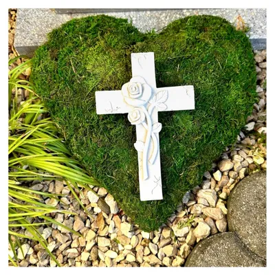 Produktbild von Grabgesteck Trauerherz mit Kreuz, Moosherz, 30 cm