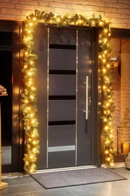 Productafbeelding van Dennenslinger 5 meter met 80 leds verlicht - Uitbreidbaar - Stroomvoorziening - Optionele timer - Incl