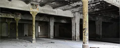 Produktbild von Wallario Poster - Verlasse Brauerei - Alte Industriehalle, Kunstdruck Größe: 50 x 125 cm