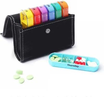 Immagine prodotto di Go Go Gadget – Pillendose – Contenitore per farmaci – 7 giorni – 4 scomparti per giorno – include custodia da viaggio – nero