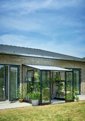 Produktbild von Anlehngewächshaus Halls Qube Lean-To 68 Sicherheitsglas 3 mm 188 x 251 cm schwarz