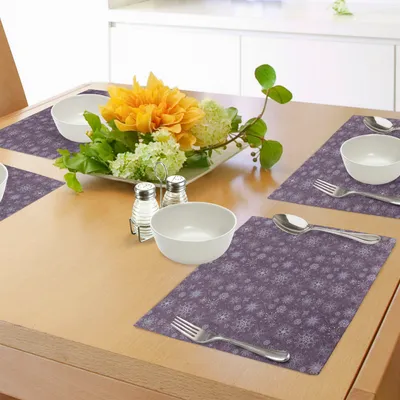 Produktbild von ABAKUHAUS Schneeflocke Platzmatten, Weihnachtsthemenorientierte Blumenanordnung Ornamental-Strudel und Kurven-Winter, Tiscjdeco aus Farbfesten Stoff für das Esszimmer und Küch, Lavendel Violett
