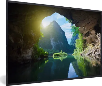 Produktbild von MuchoWow® Gerahmtes Poster Wasser - Höhle - Sonne - Natur - Pflanzen 60x40 cm - Poster mit Schwarzem Bilderrahmen Wandposter Rahmen Foto Bilder - Printing - Wanddeko Schlafzimmer
