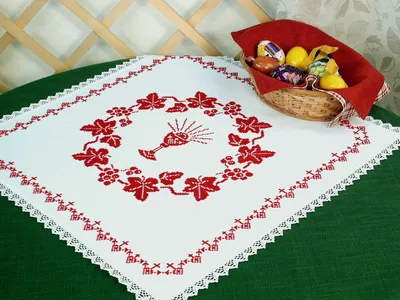 Image de Nappe pour panier de Noël « Calice » 50 x 50 cm – Toile à broder au motif Aida