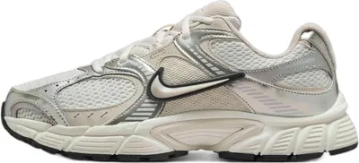 Immagine prodotto di Nike Sneakers HQ7901-104 in V5 Rnr W-5191 color size 38