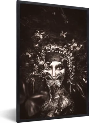 Produktbild von MuchoWow® Gerahmtes Poster Frau - Farbe - Schwarz - Weiß 60x90 cm - Poster mit Schwarzem Bilderrahmen Wandposter Rahmen Foto Bilder - Kunst