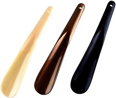 Image de Trois supports à chaussures légers, en plastique, parfaits pour les déplacements, polyvalents et pratiques pour les sacs à chaussures, les voyages et la maison.