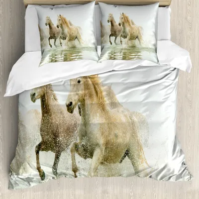 Produktbild von ABAKUHAUS Pferde Bettbezug, Camargue Pferde in Wasser, Milbensicher Allergiker geeignet mit Kissenbezügen, 155 cm x 220 cm - 80 x 80 cm, weiß Beige