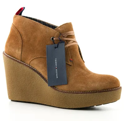 Immagine prodotto di Stivali da donna Tommy Hilfiger modello Winnie 1, in pelle, con suola a plateau, taglia 40