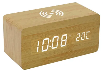 Produktbild von Digitaler Wecker aus Holz mit kabelloser Aufladung
