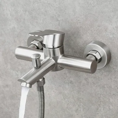 Produktbild von Aufputz Einhebel Wannenmischer-Dusche Set Edelstahl Badewannenarmatur mit Handbrause und Duschschlauch 1.5 m, Gebürstetes Nickel,