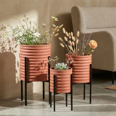 Zdjęcie produktu dla Kwietniki z kolorowego metalu, zestaw 3 szt. ø 36x56,5-30x48,5-24x37,5 cm