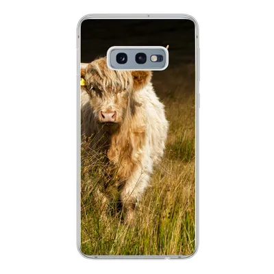 Produktbild von MuchoWow® Handyhülle Schutzhülle Hülle für Samsung Galaxy S10e Schottische Highlander - Licht - Gras - Tiere Silikon Softcase Handy Hülle - Handy