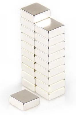 Obrázok produktu pre Silné neodymové magnety 10 x 10 x 4 mm, priťahovacia sila 3,3 kg