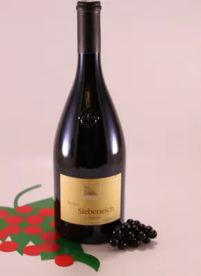 Produktbild von Merlot Riserva Siebeneich - 2023 - Kellerei Terlan