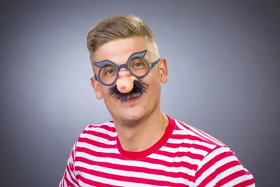 Produktbild von Nase mit Brille und Schnauzbart