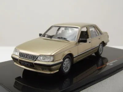 Produktbild von ixo models CLC521 Opel Senator A2 1983 beige metallic 1:43