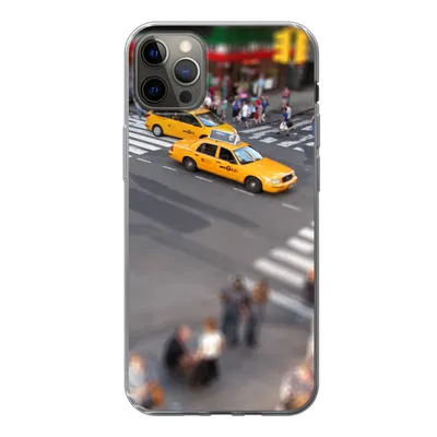 Produktbild von MuchoWow® Handyhülle Schutzhülle Hülle für iPhone 12 Pro Max New York - Amerika - Taxi Silikon Softcase Handy Hülle - Hartschale