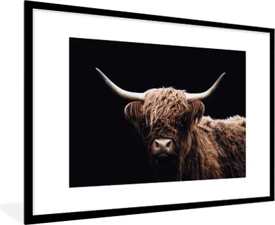 Produktbild von MuchoWow® Gerahmtes Poster Schottischer Highlander - Schwarz - Horn 90x60 cm - Poster mit Schwarzem Bilderrahmen Wandposter Rahmen Foto Bilder - Wanddekoration - Fotos