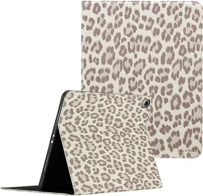 Produktbild von Selencia Sabi Klapphülle mit Leopardenmuster iPad Air 11 Zoll (2025) M3 / (2024) M2 / Air 5 (2022) / Air 4 (2020) - Soft Ivory