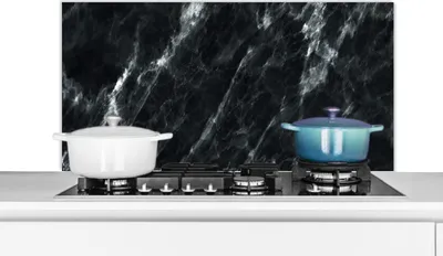 Produktbild von KitchenYeah®  Spritzschutz Küche - Küchenrückwand - Wandschutz für Herd und Spüle - Marmor - Schwarz - Luxus 100x50 - Alu-Dibond (Alternative zum Spritzschutz aus Glas) - Hitzebeständig - Herdspritzsc
