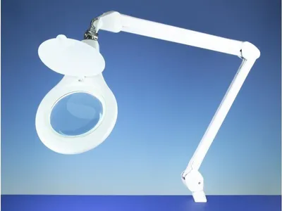 Imagen del producto de Lámpara de escritorio Lightcratt con lupa redonda, de diseño alargado