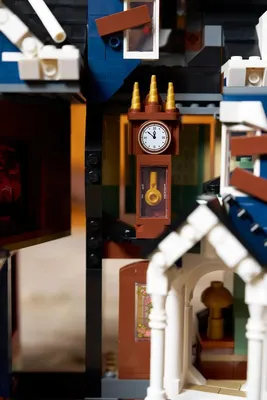 Produktbild von Lego 11370 Icons Stranger Things The Creel House 18+ Yearbeschädigt
