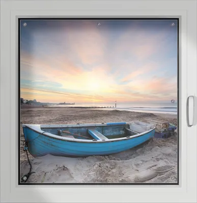 Produktbild von Wallario Lichtschutzbild, Dekorativer Sichtschutz Sonnenschutz 96 x 93 cm mit Motiv: Fischerboot am Strand bei Sonnenuntergang - Verdunklung ohne Bohren
