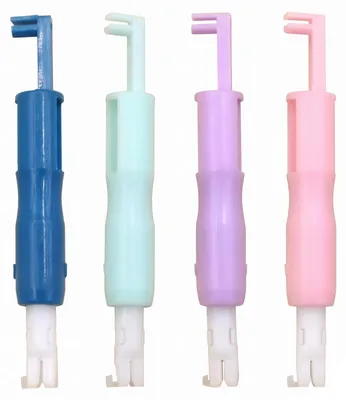 Nadeleinfädler-Set, 4 Stück, bunt, 7,3 cm, Kunststoff