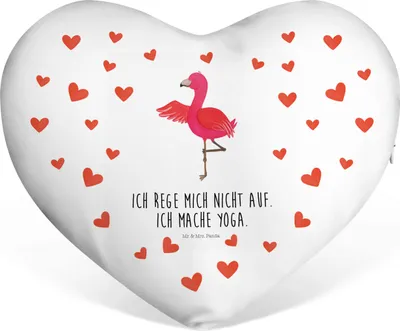 Produktbild von Mr. & Mrs. Panda Dekokissen Flamingo Yoga - Weiß - Geschenk, Partnerkissen, Meditieren, Rosa, Sofakissen, dekoartikel, Achtsamkeit, Yogi, Kuschelkissen, Herzkissen