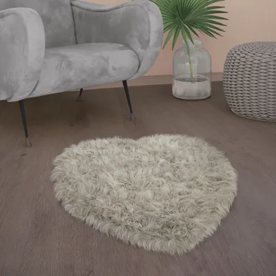 Produktbild von Kunstfell Fellteppich Imitat Teppich Hochflor Sitzkissen Herzform Rund Fell Form Grösse 80x75 cm Herz-Form