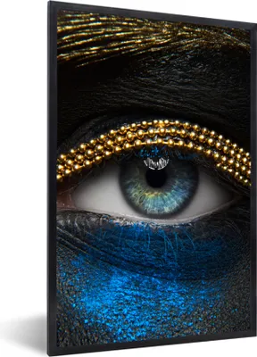 Produktbild von MuchoWow® Gerahmtes Poster Frau - Augen - Make-up - Luxus - Gold 60x90 cm - Poster mit Schwarzem Bilderrahmen Wandposter Rahmen Foto Bilder - Kunst