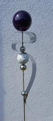 Produktbild von Skulptur Saturn Kugel violett Edelstahl 160 cm Beetstecker Gartenstecker