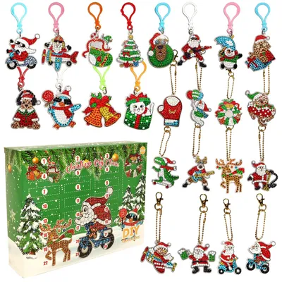 Produktbild von 5D Diamond Painting Weihnachten Anhänger – 24 Set, Weihnachtsmann Schlüsselanhänger, DIY Kit, Bastelset für Weihnachtsdekoration