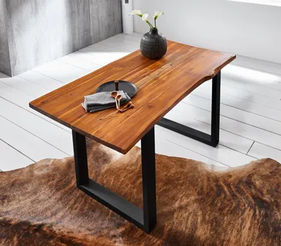 Produktbild von Esstisch Baumkante massiv Akazie cognac 160 x 85 schwarz Esra