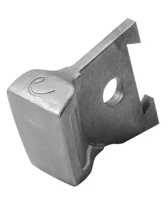 Felshammer von Edelrid; aus Metall mit rechteckiger Form und einer Aussparung.