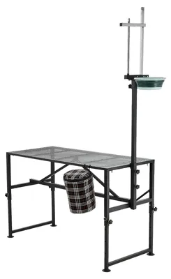 Produktbild von SucceBuy Melkstand für Ziegen, 272 kg Tragkraft, mit Futterbehälter, einstellbarem Kopfstück & Werkzeugkorb, Ziegenplattform für Fell- und Klauenpflege, Metallplattform für Schafe, 1295x584x838 mm, Schwarz