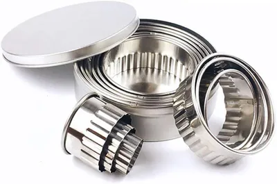 Produktbild von Ausstechformen-Set für Kekse und Plätzchen aus Edelstahl mit geriffeltem Rand, rund, 12-teilig, abgestufte Ringgrößen