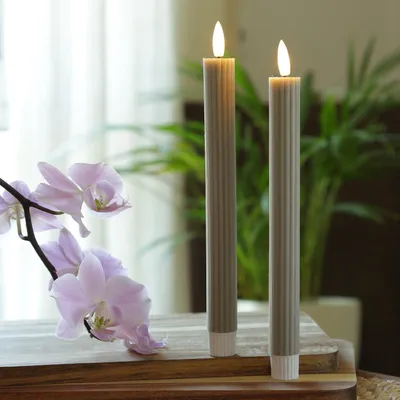 Produktbild von LED Stabkerzen LIV - gerillt - Echtwachs - flackernd - H: 25cm - Timer - grau - 2er Set