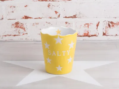 Produktbild von Krasilnikoff Salzstangen Becher SALTY Gelb mit Sternen Snacks Sterne